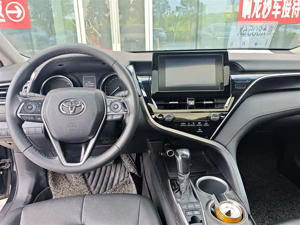 Toyota Camry — миниатюра 10