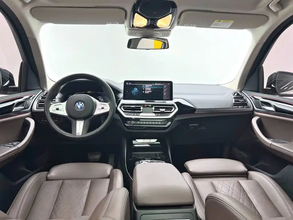 BMW iX3 — миниатюра 15