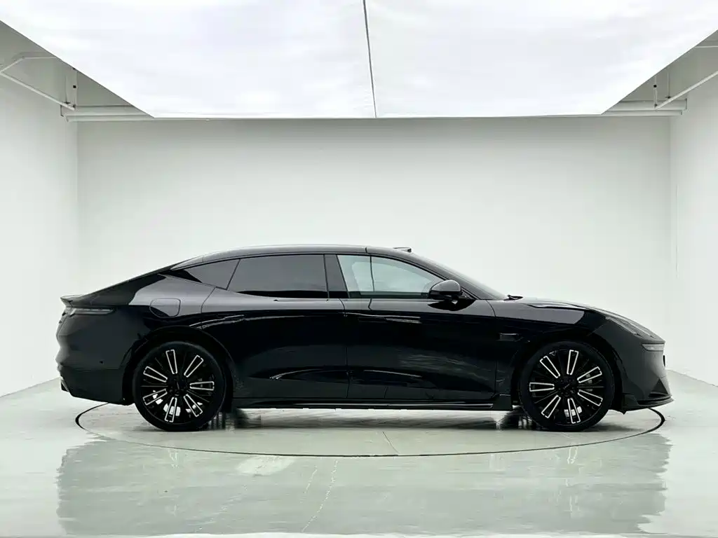 Lynk & Co 10 — миниатюра 8
