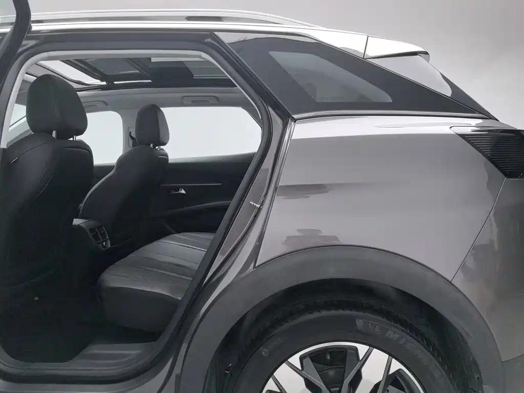 Peugeot 4008 — миниатюра 15