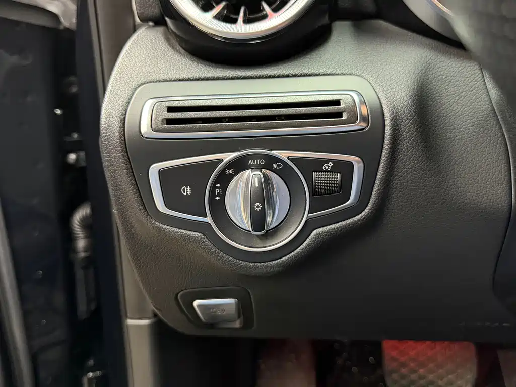 Mercedes-Benz C-Class — миниатюра 19