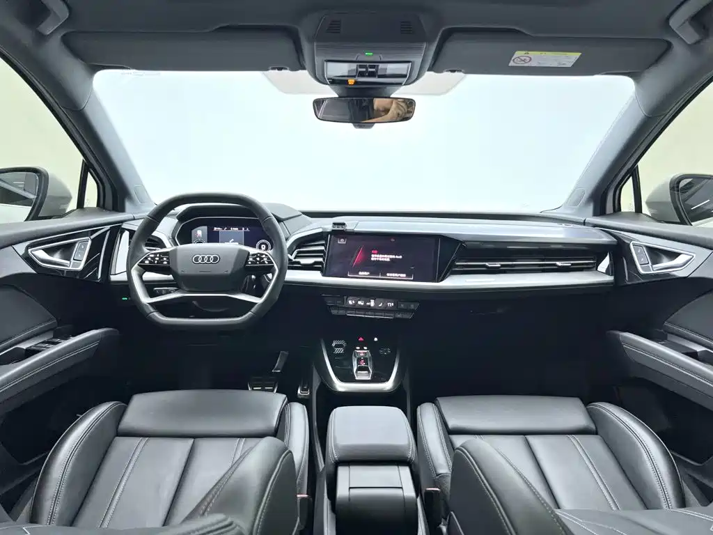 Audi Q4 e-tron — миниатюра 15