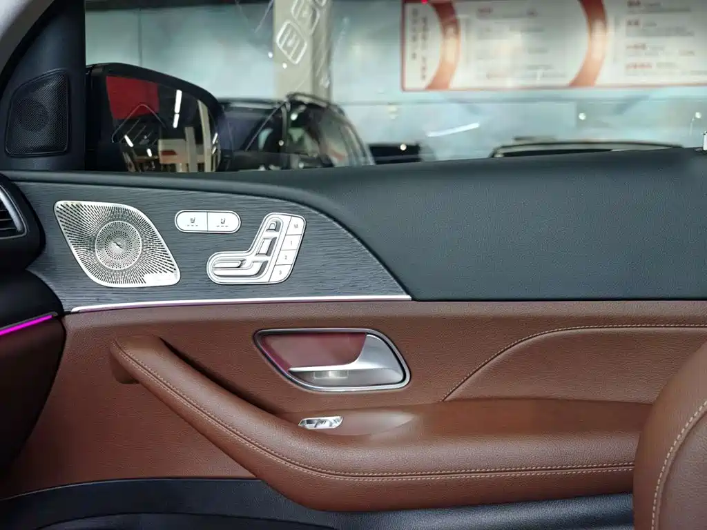 Mercedes-Benz GLE (Import) — миниатюра 38