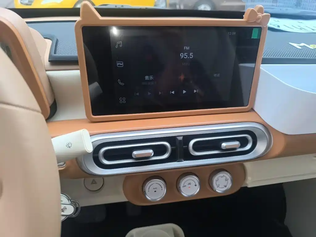 Wuling MINIEV — миниатюра 13