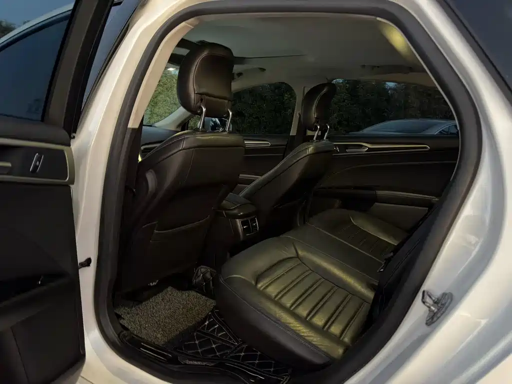 Ford Mondeo — миниатюра 5