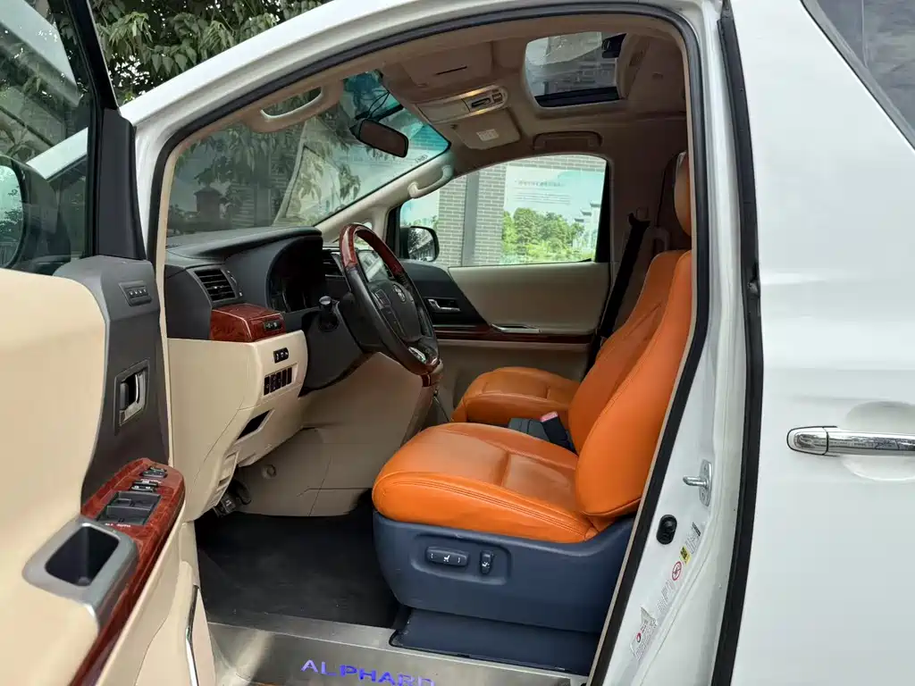 Toyota Alphard 2011 3.5L Luxury