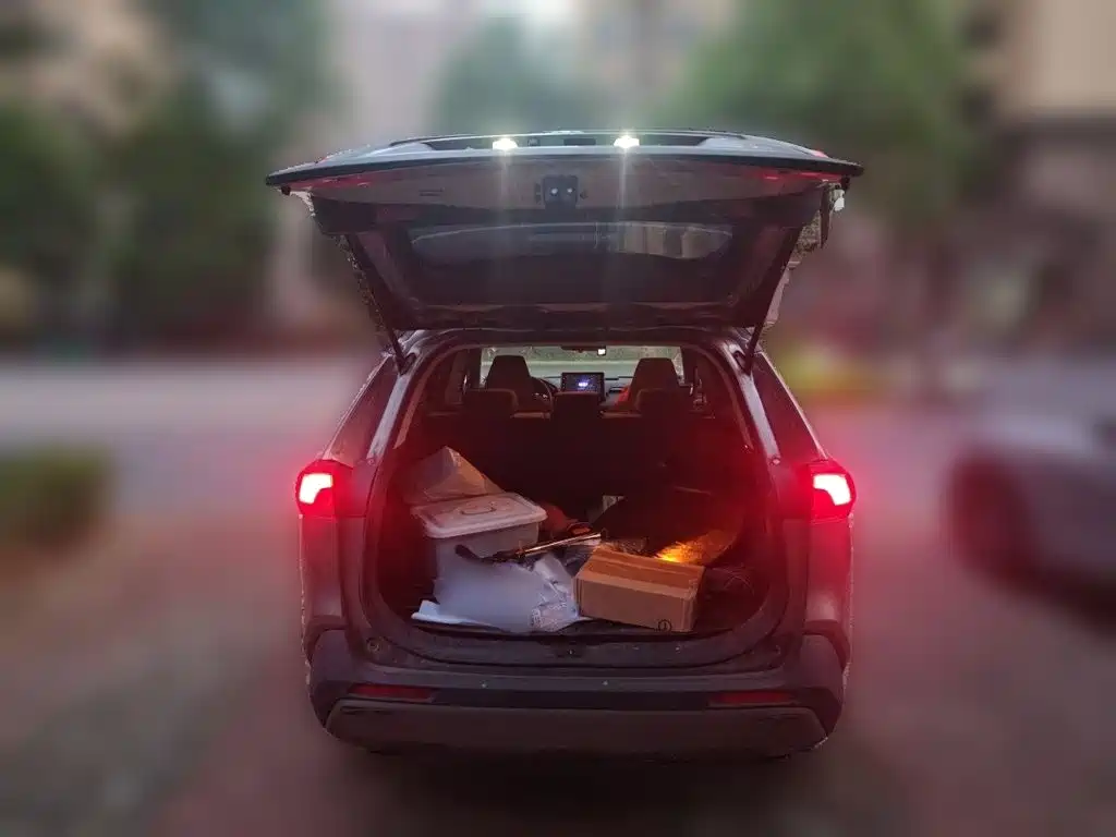 Toyota RAV4 — миниатюра 10