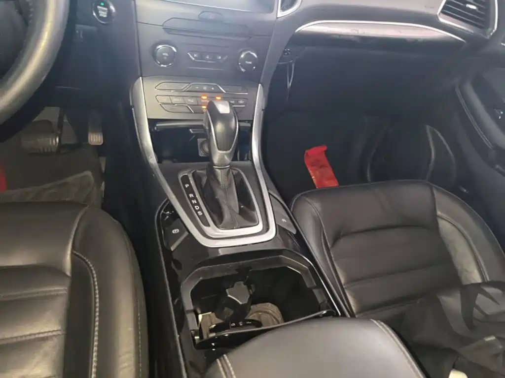 Ford Edge — миниатюра 14