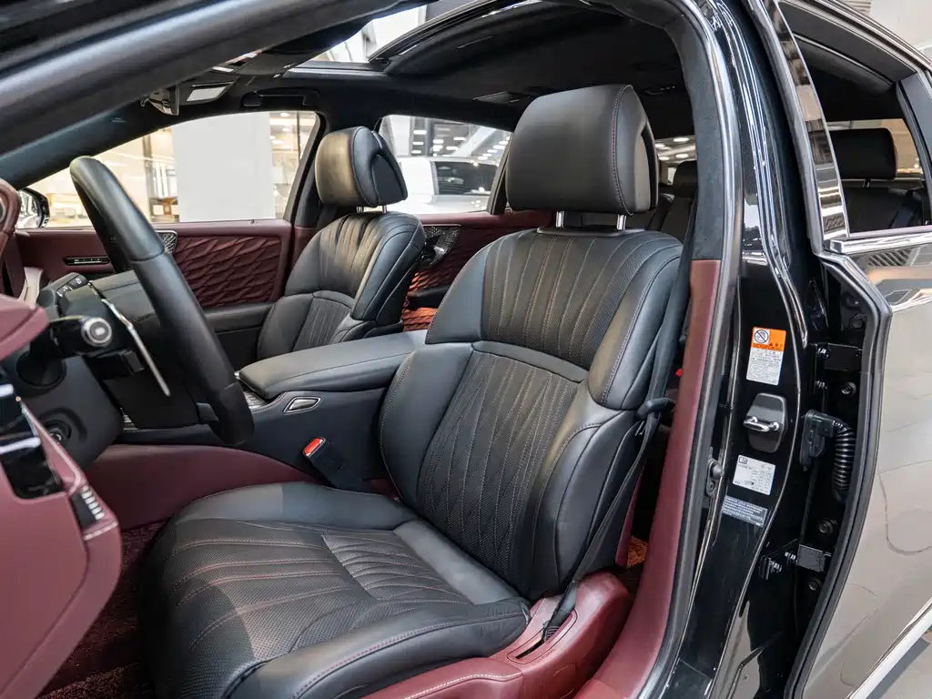 Lexus LS — миниатюра 11