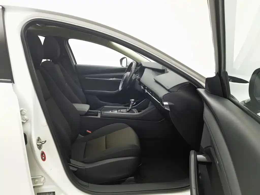 Mazda 3 Axela — миниатюра 23