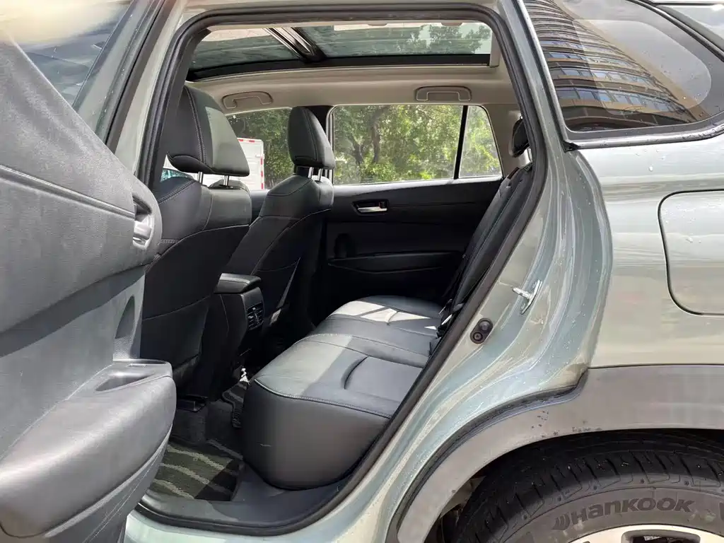 Toyota Corolla Cross — миниатюра 9