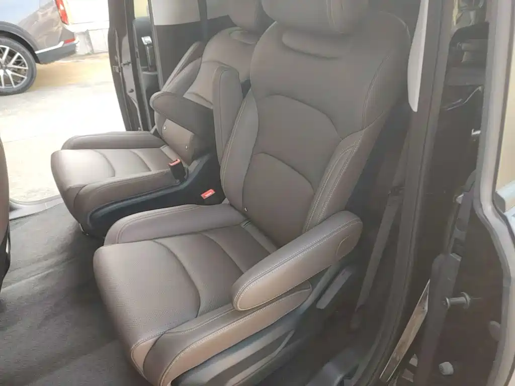 Wuling Xingguang 730 New Energy — миниатюра 17