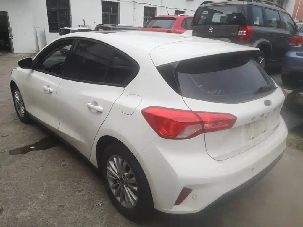 Ford Focus — миниатюра 5