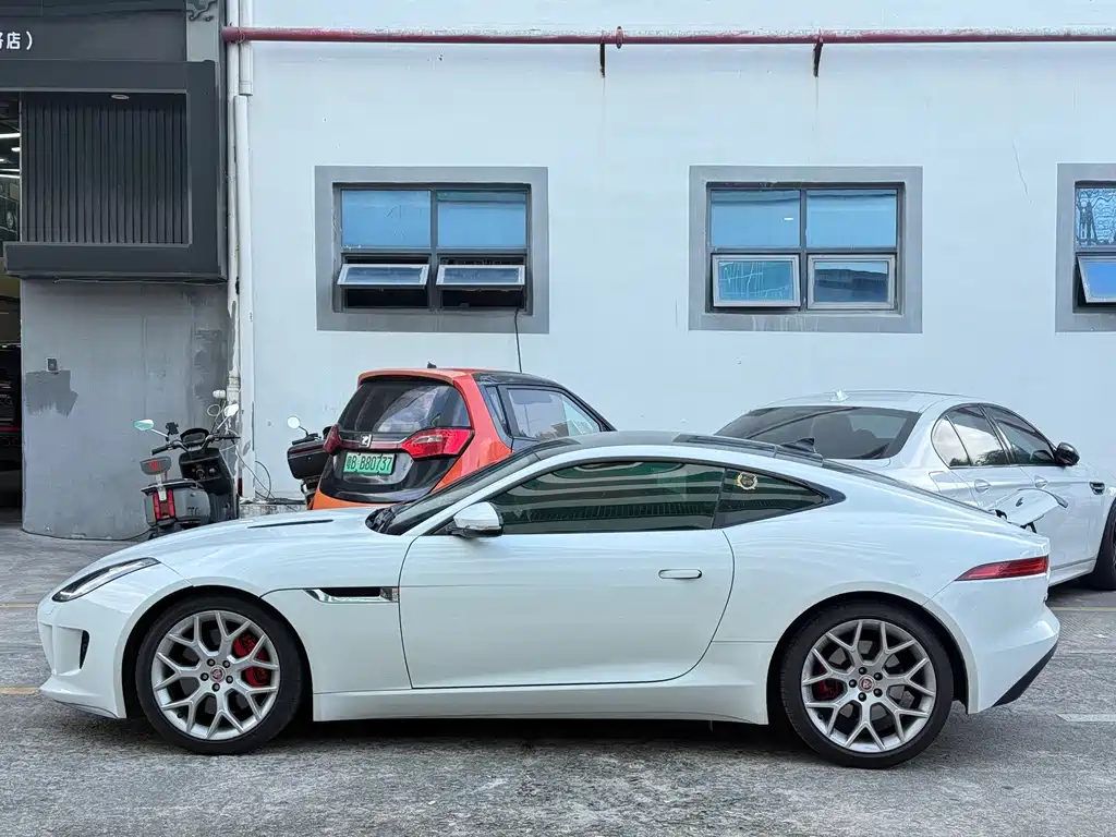 Jaguar F-TYPE — миниатюра 4