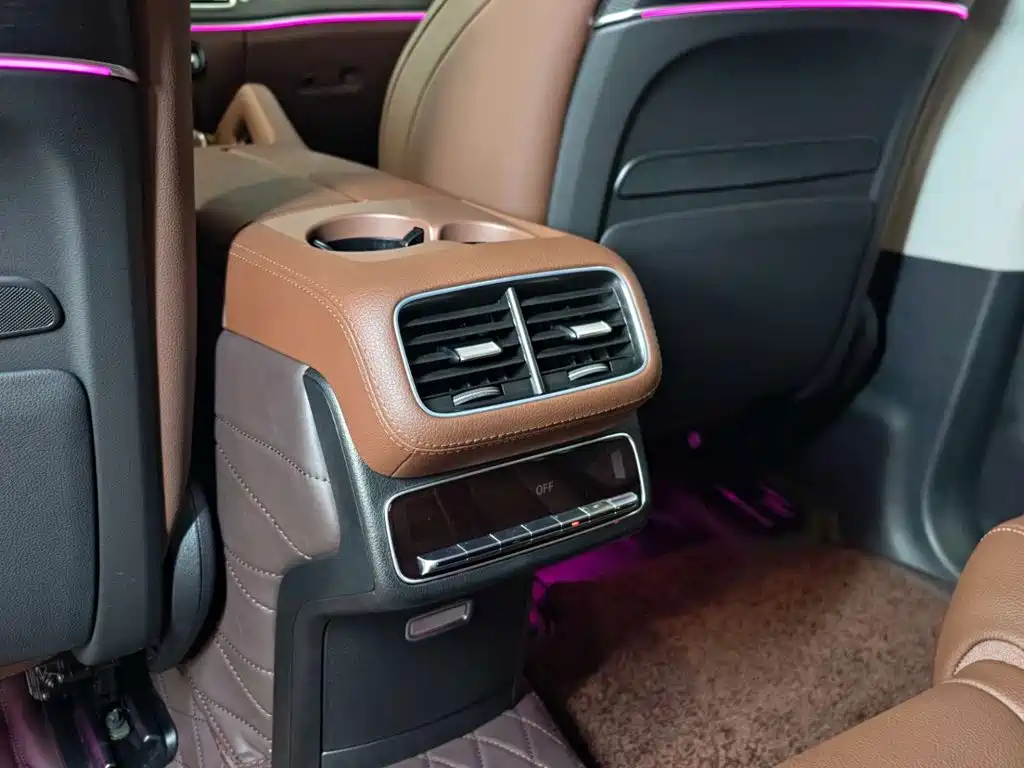 Mercedes-Benz GLE (Import) — миниатюра 26
