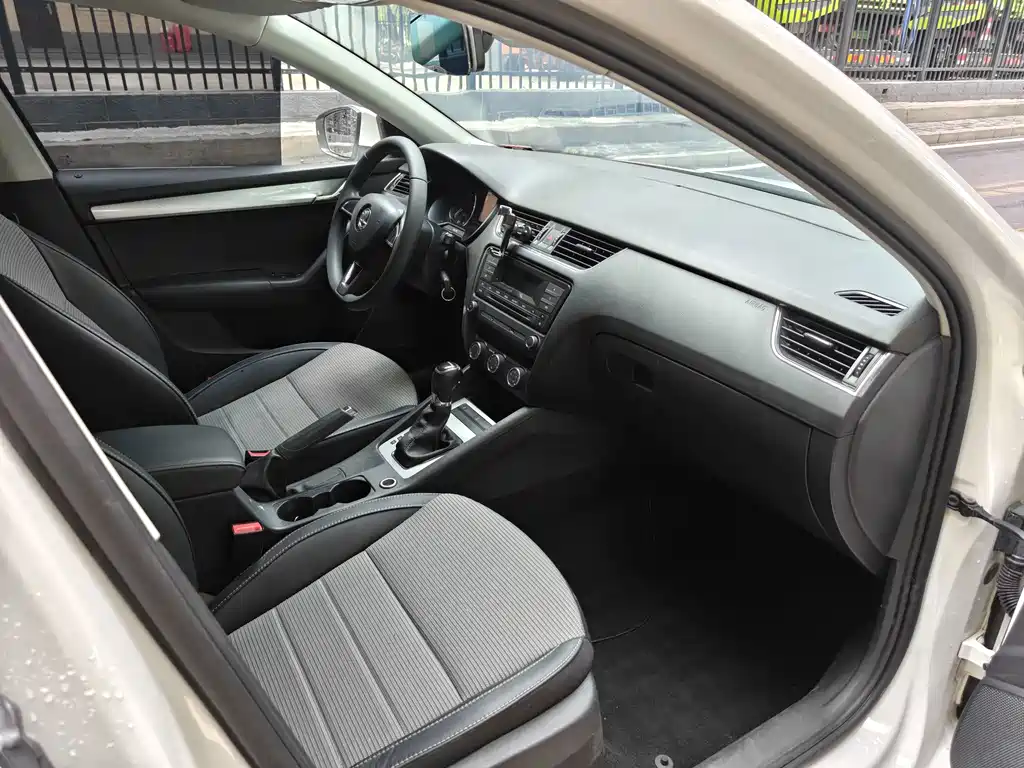 Skoda Octavia — миниатюра 9