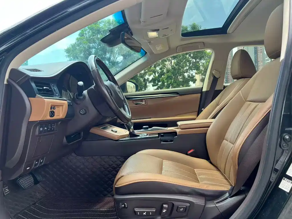 Lexus ES 2015 300h Comfort