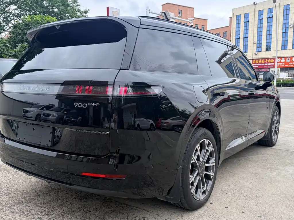 Lynk & Co 900 — миниатюра 4