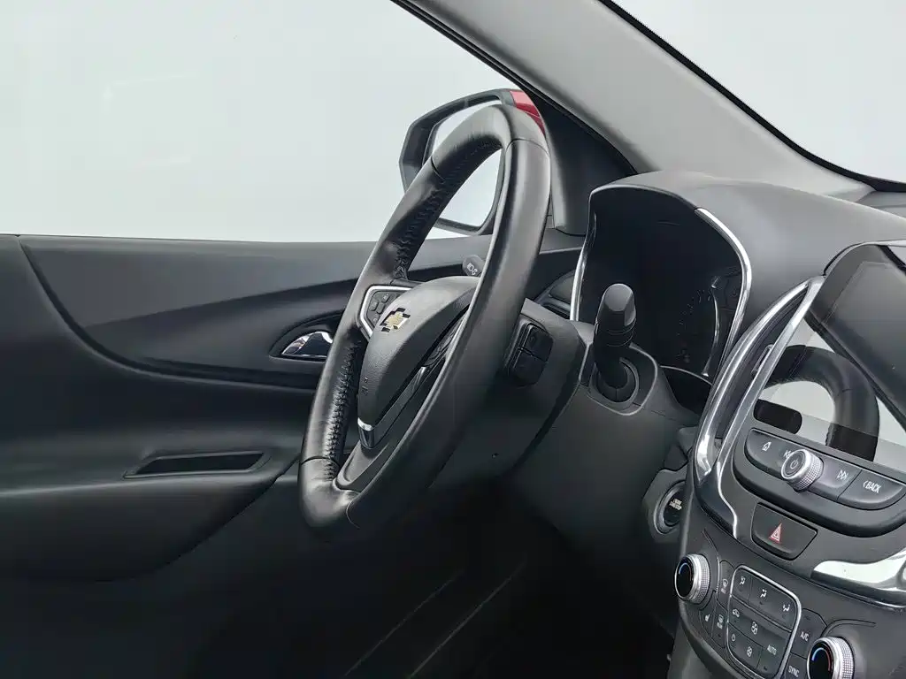 Chevrolet Equinox — миниатюра 22