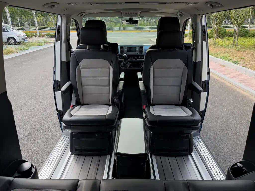 Volkswagen Multivan — миниатюра 21