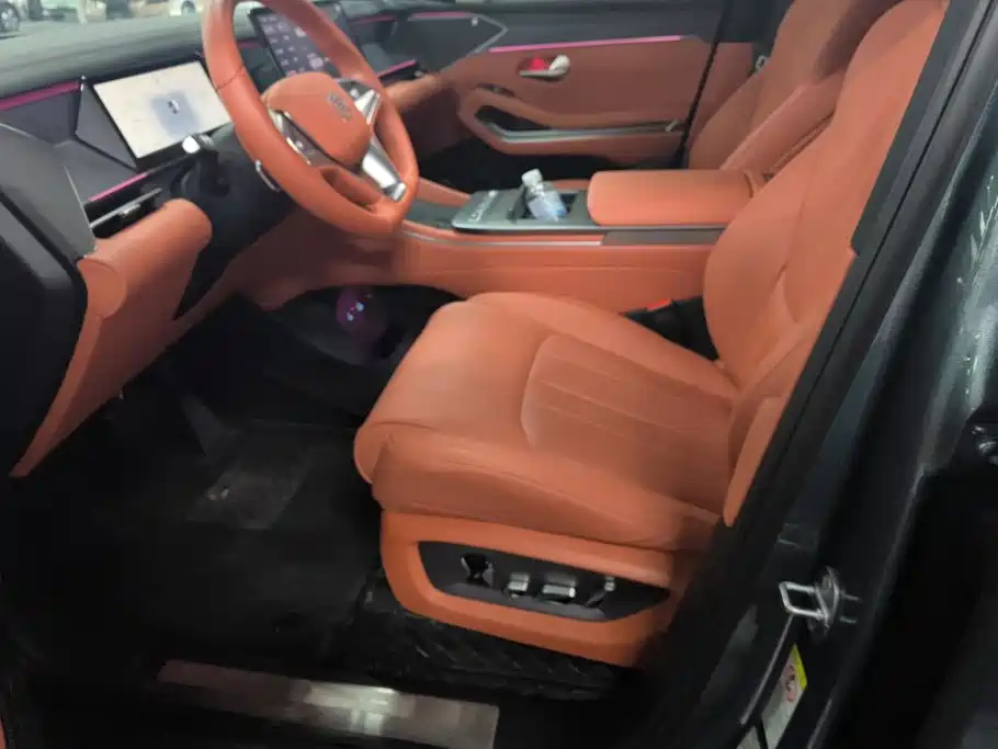 BYD Tang L L 2025 DM 175KM
