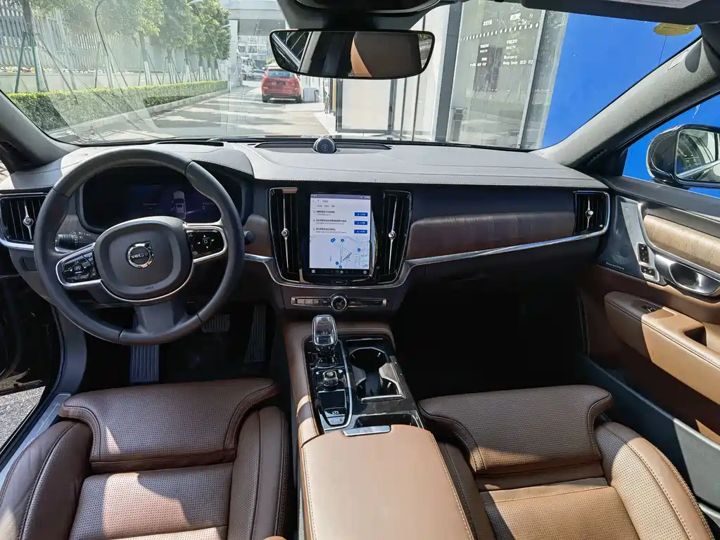 VOLVO S90 PLUG IN HYBRID