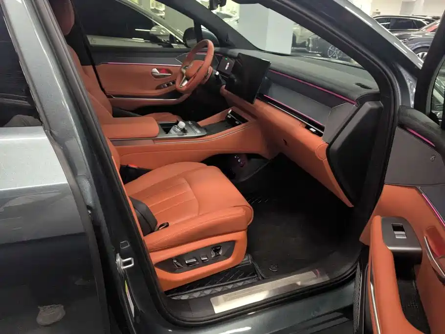 BYD Tang L L 2025 DM 175KM