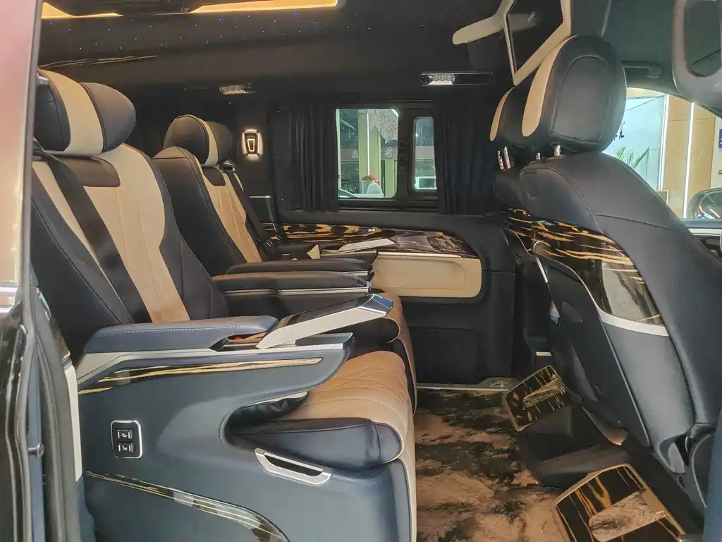 Mercedes-Benz V-Class — миниатюра 20