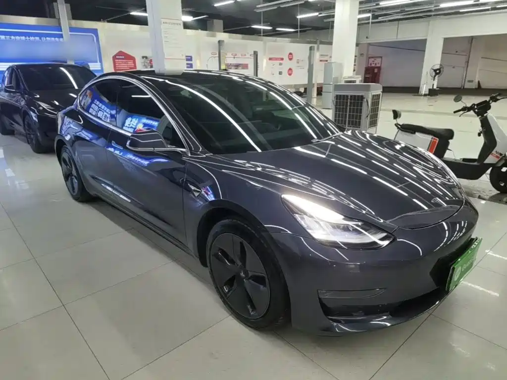 Tesla Model 3 — миниатюра 4