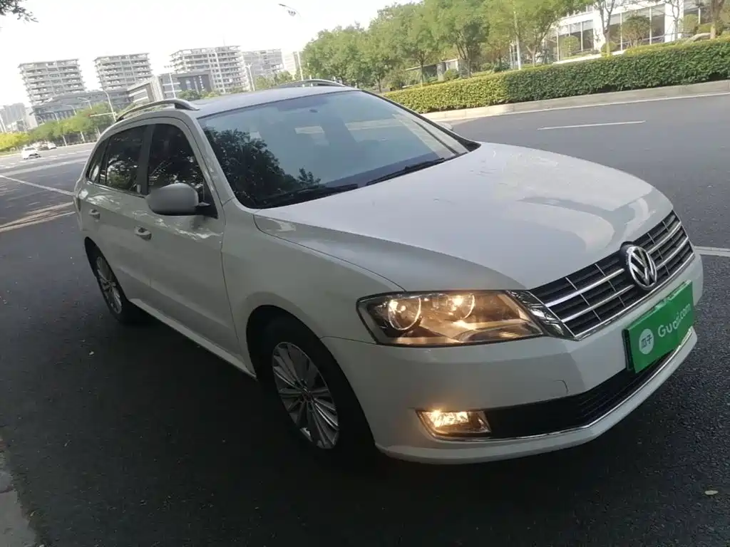 Volkswagen Gran Lavida 2013 1.6L AT Comfort