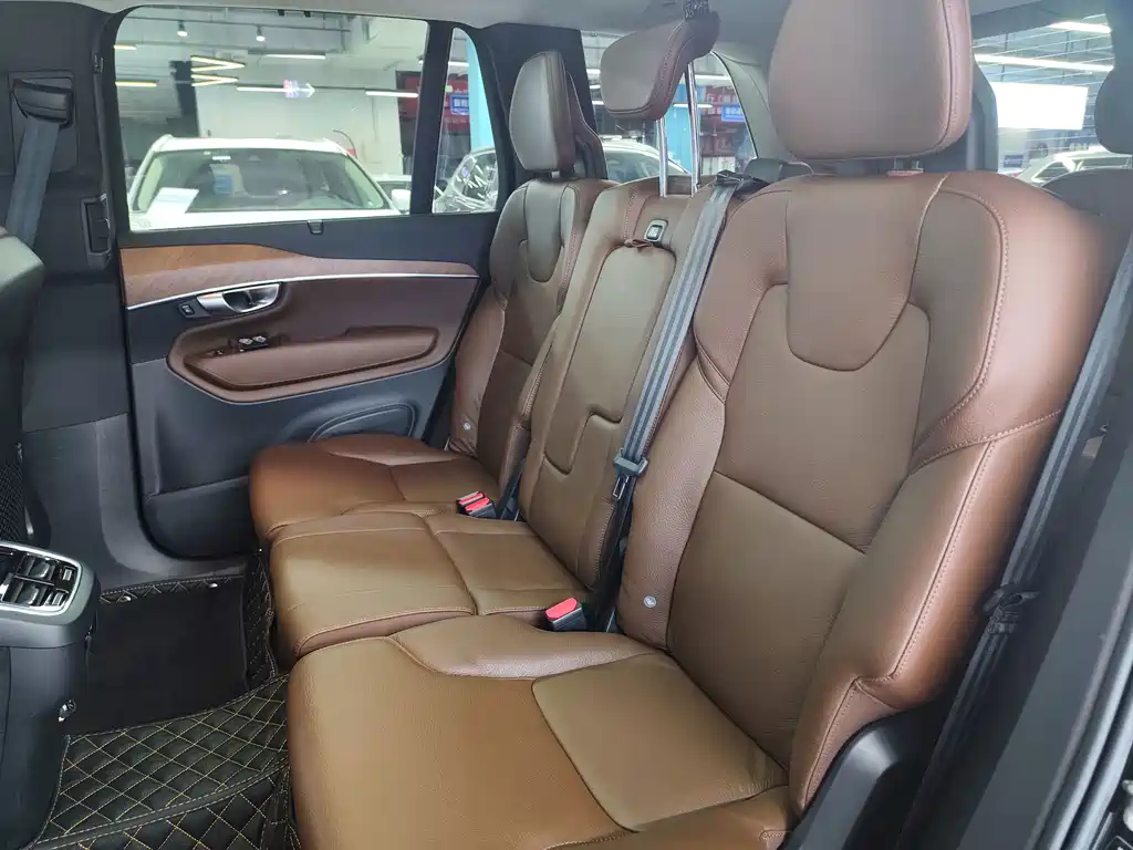 Volvo XC90 — миниатюра 7