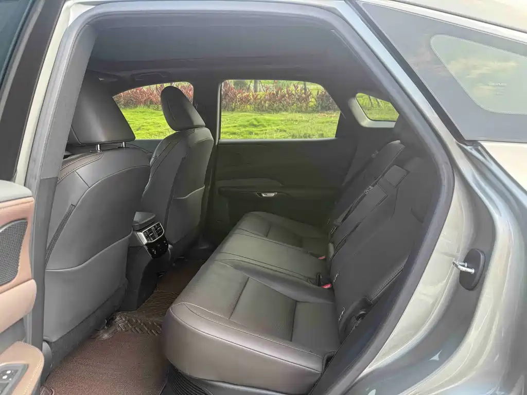 Lexus RX — миниатюра 5