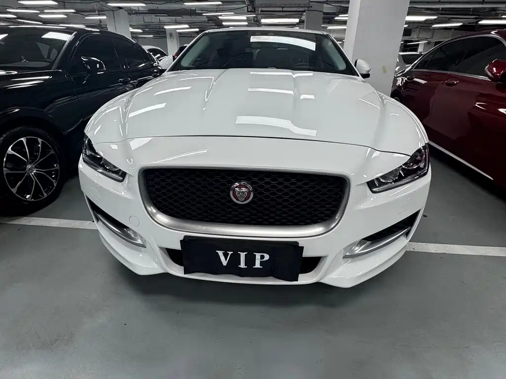 Jaguar XE — миниатюра 2