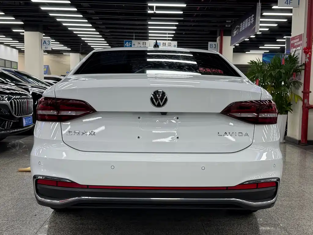 Volkswagen Lavida — миниатюра 10