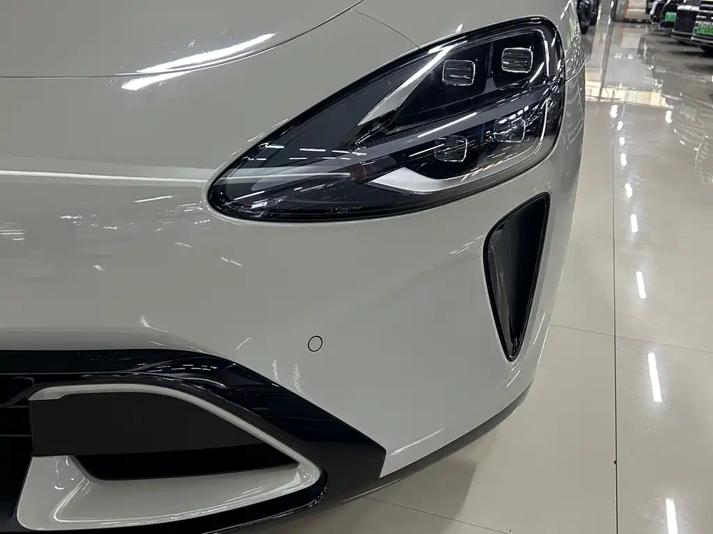 Xiaomi SU7 — миниатюра 12