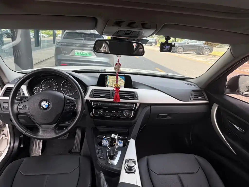 BMW 3 Series — миниатюра 14