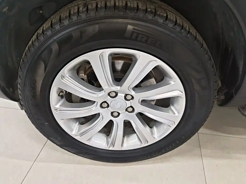 Land Rover Discovery Sport — миниатюра 23