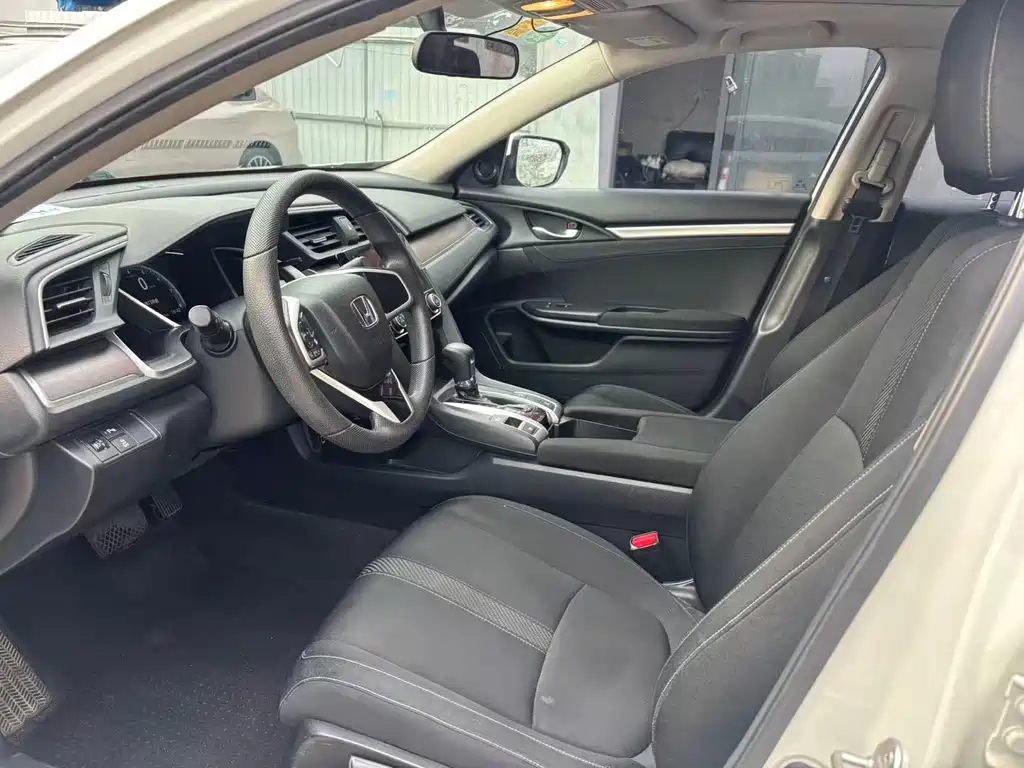Honda Civic — миниатюра 4