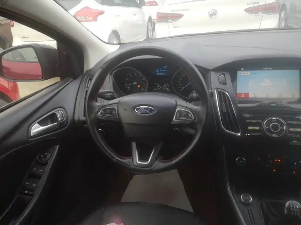 Ford Focus — миниатюра 11