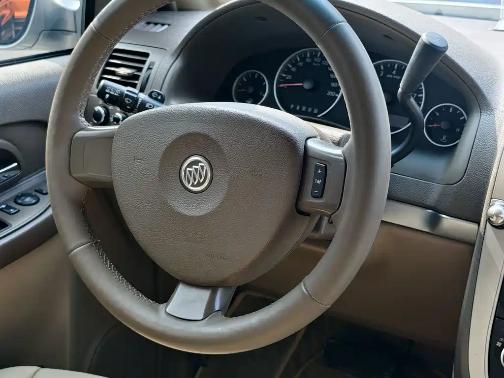 Buick GL8 — миниатюра 8