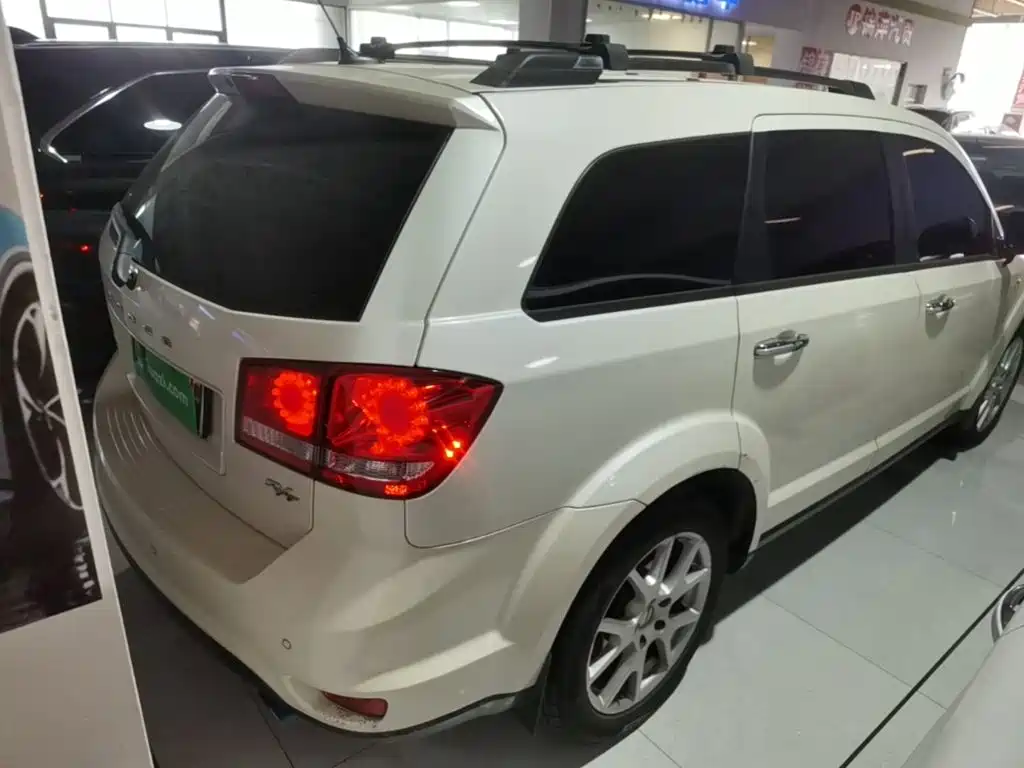 Dodge Journey — миниатюра 7