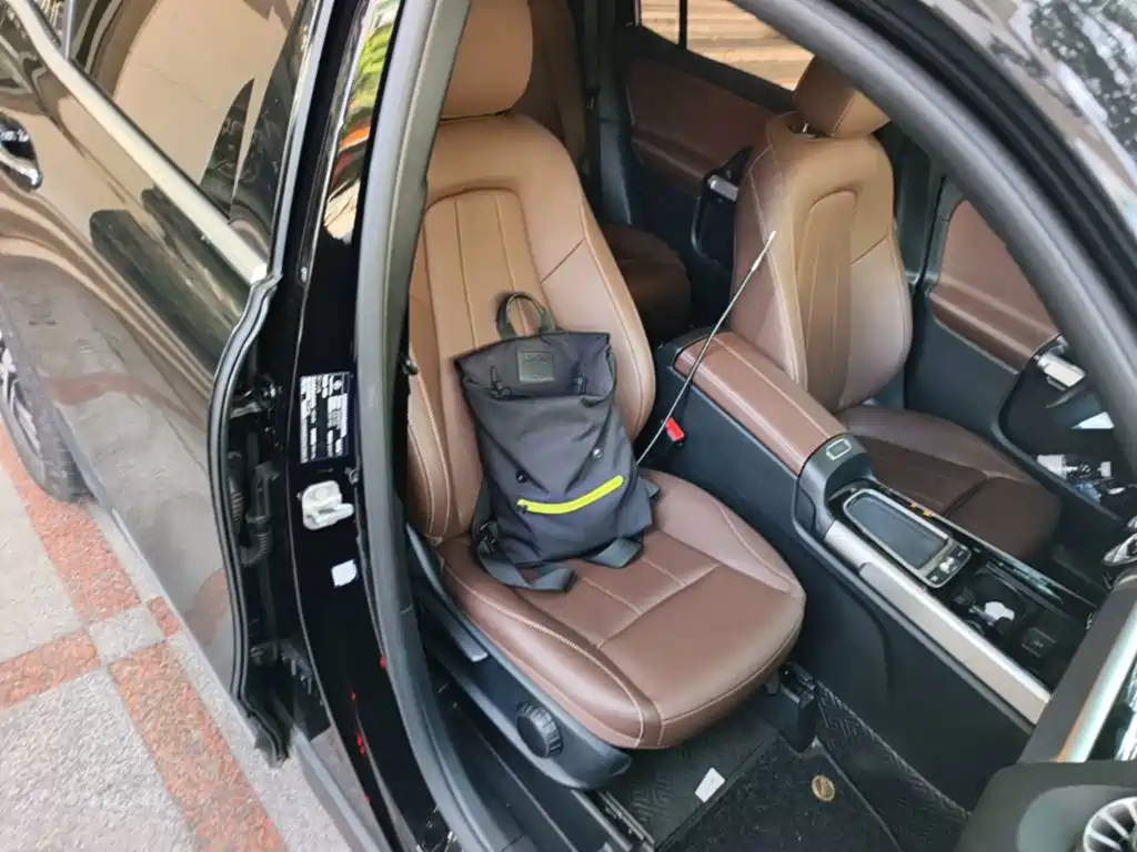 Mercedes-Benz GLB — миниатюра 25