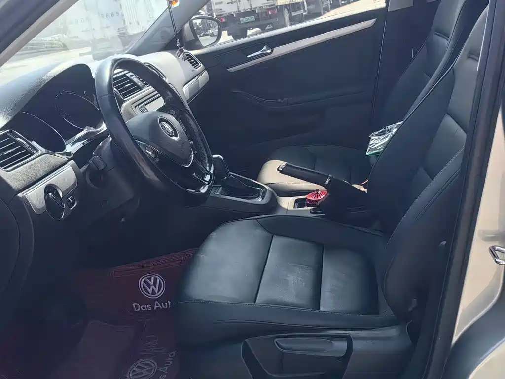 Volkswagen Sagitar — миниатюра 6