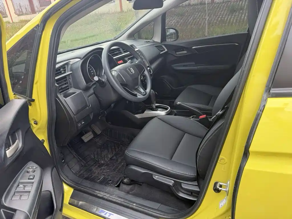Honda Fit — миниатюра 13