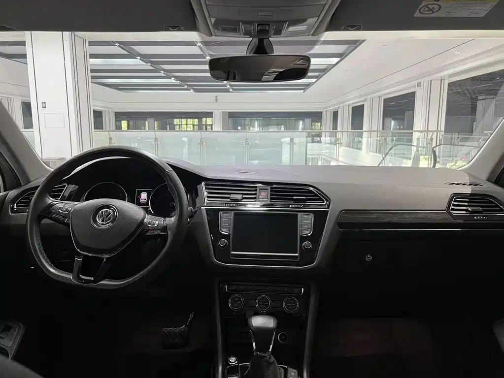 Volkswagen Tiguan L — миниатюра 9