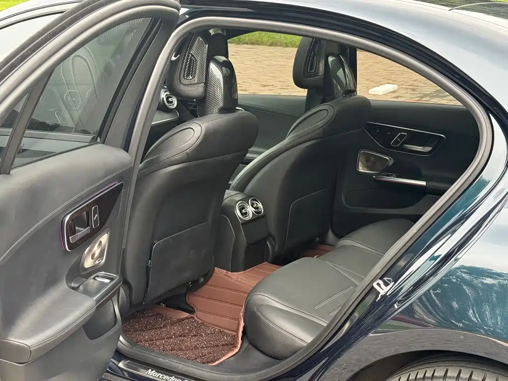Mercedes-Benz C-Class — миниатюра 11
