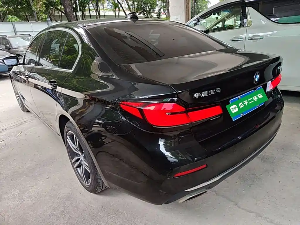 BMW 5 Series — миниатюра 5