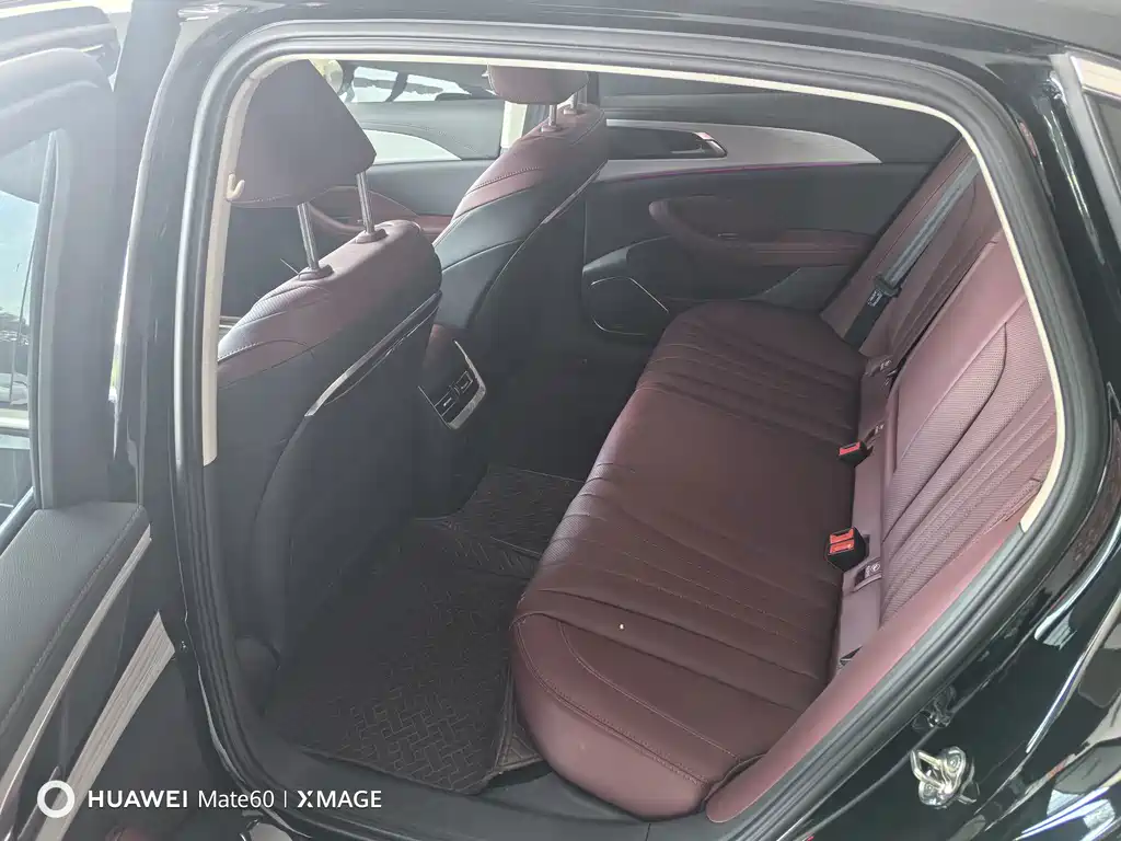 Hongqi Hongqi H5 PHEV — миниатюра 9