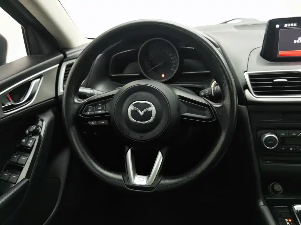 Mazda 3 Axela — миниатюра 11