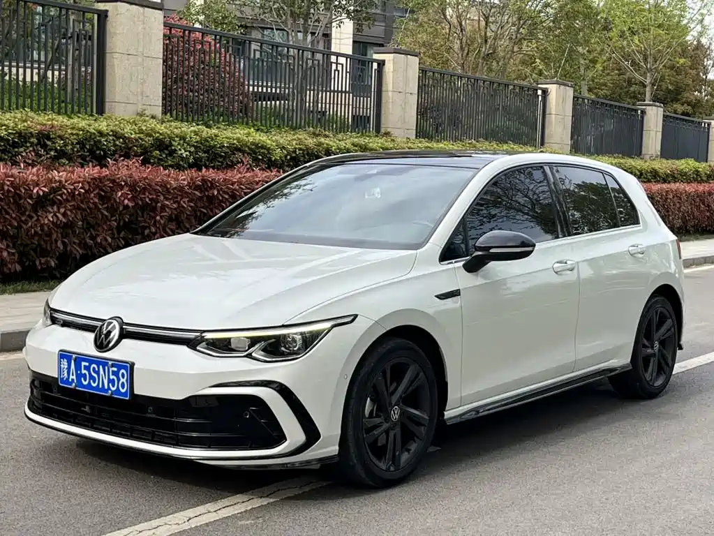 Volkswagen Golf 2021